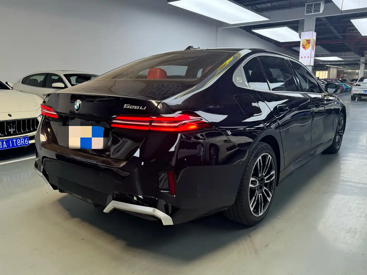 BMW 5 Series 2025 525Li Luxury Package фото 13