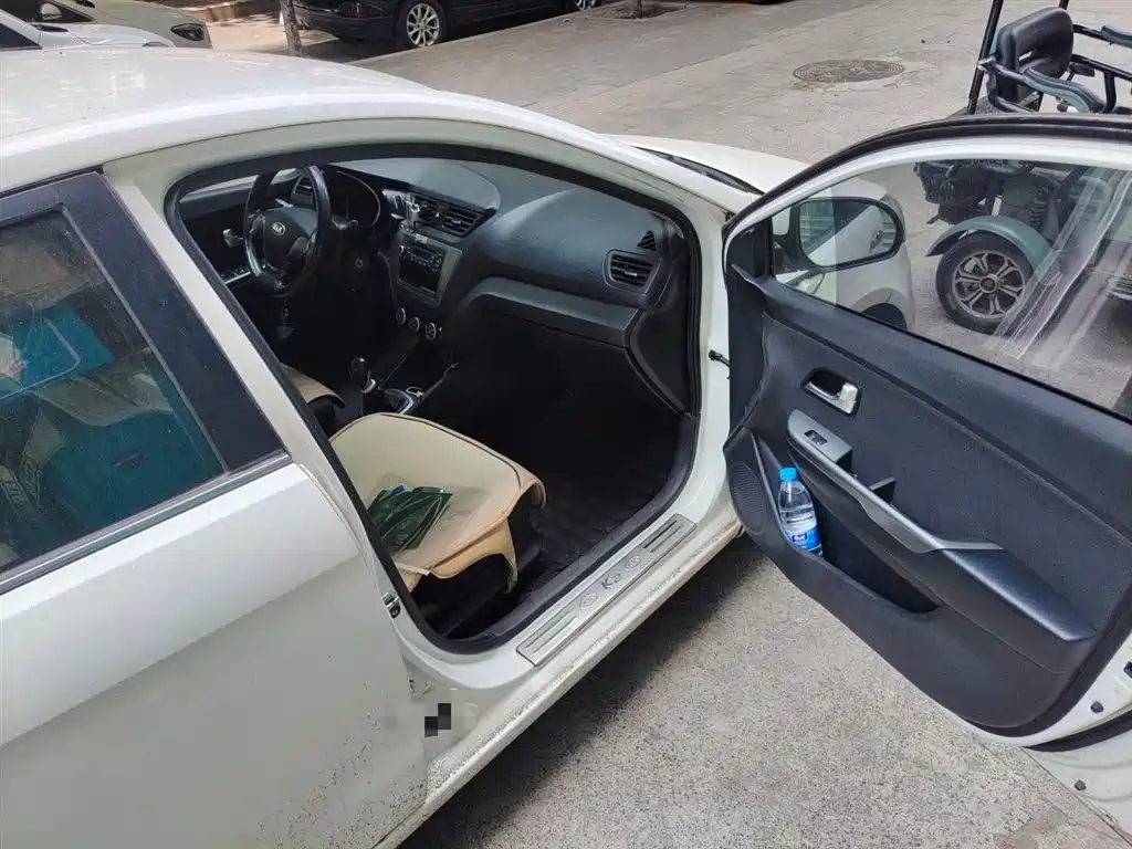 Kia K2 2015 Sedan 1.4L MT GLS фото 22