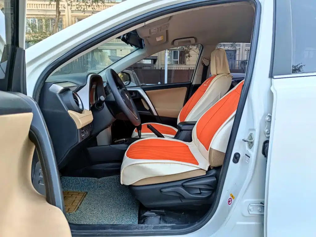 صورة 7 - Toyota RAV4