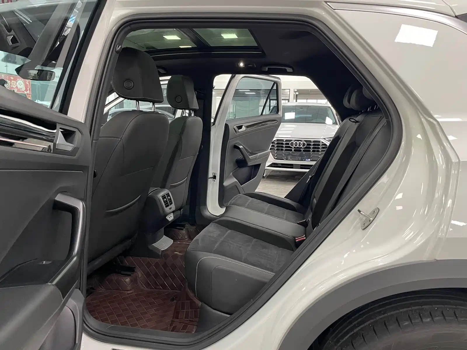 Фото 6 - Volkswagen T-ROC