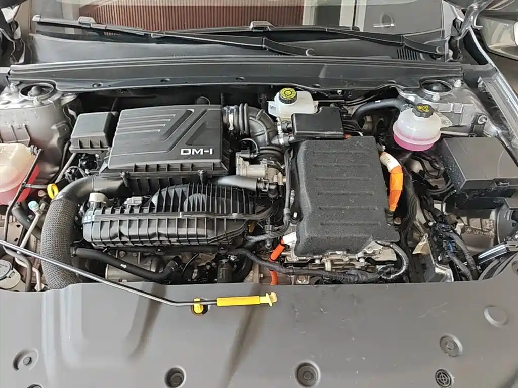 BYD Qin PLUS 2021 DM-i 55KM Premium фото 20