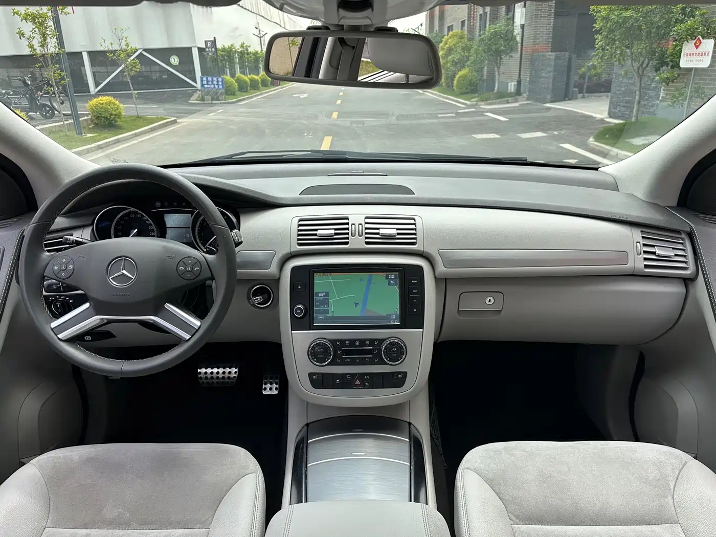 Mercedes-Benz R-Class 2015 R 320 4MATIC Luxury фото 27