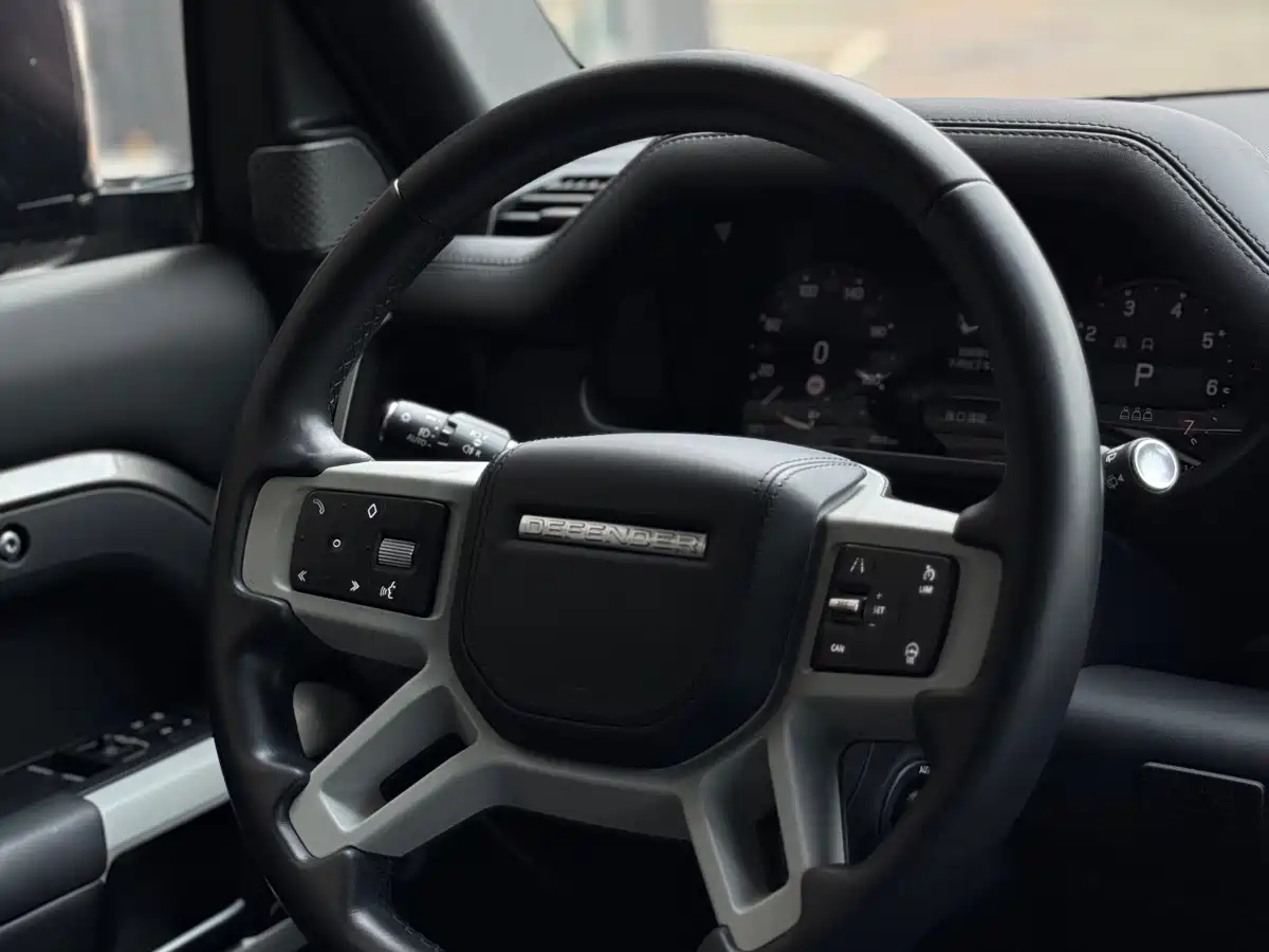 Land Rover Defender 2023 Facelift 90 3.0T P400 XS фото 21