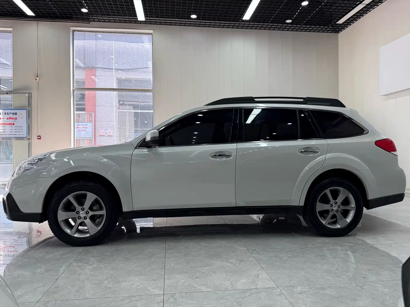 Subaru Outback 2013 2.5i Luxury Navigation Edition фото 5