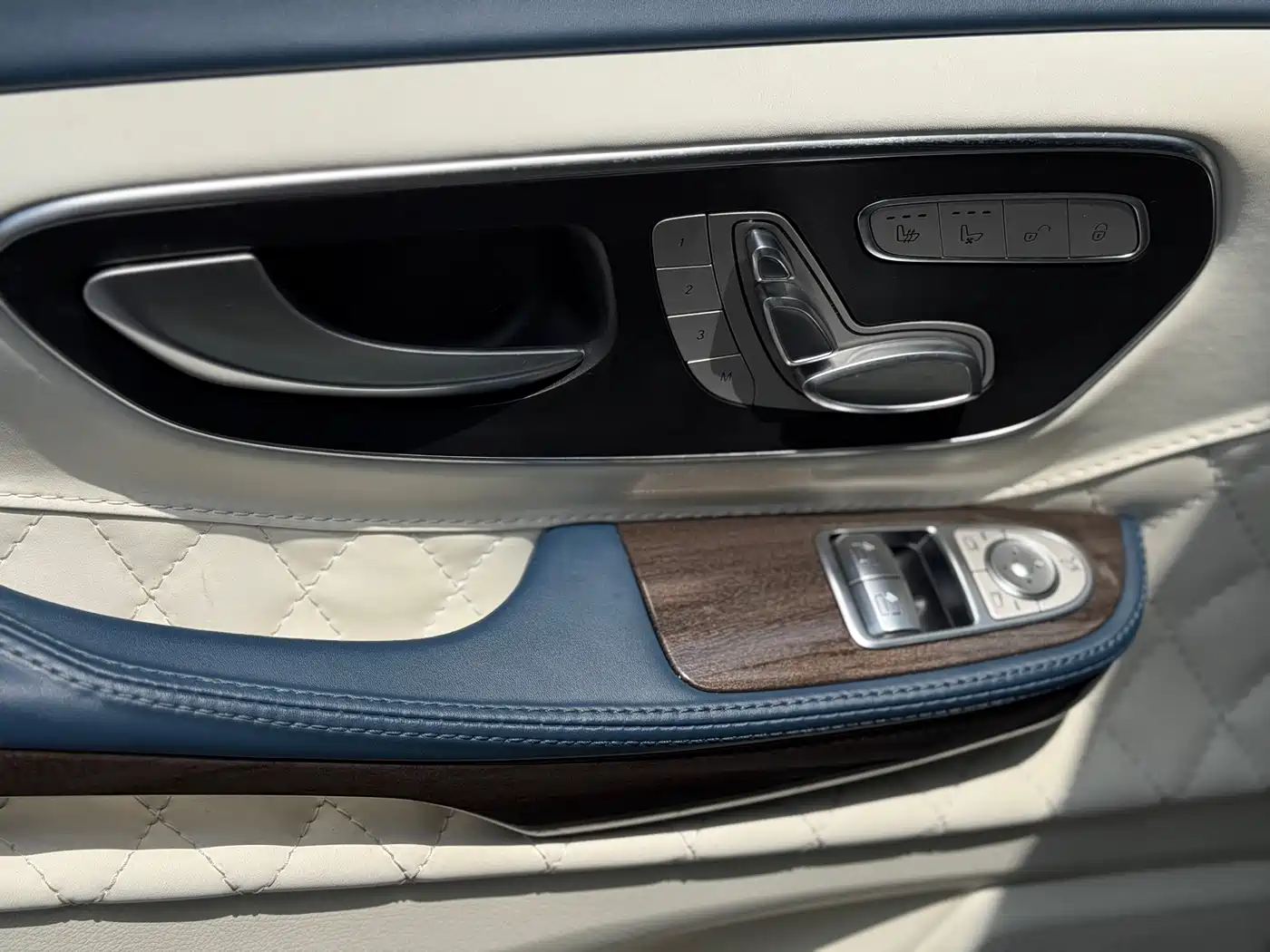 Mercedes-Benz V-Class 2021 V 260 L Long Wheelbase Luxury Edition фото 4