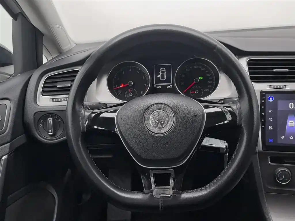 Volkswagen Golf 2016 1.6L Automatic Comfort фото 11