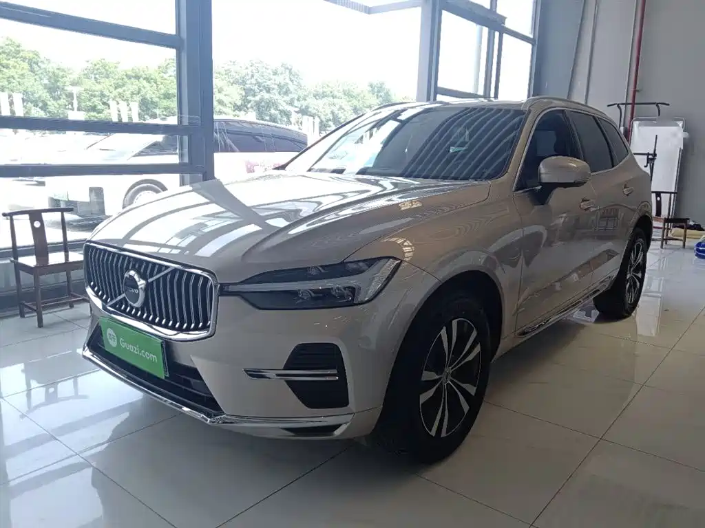 Volvo XC60 2023 B5 AWD Smart Luxury Edition