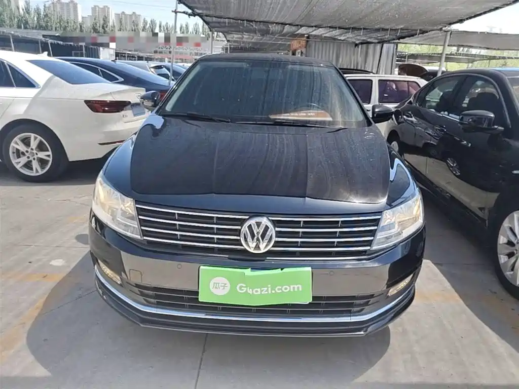 Volkswagen Lavida 2017 1.6L Automatic Comfort Edition фото 3