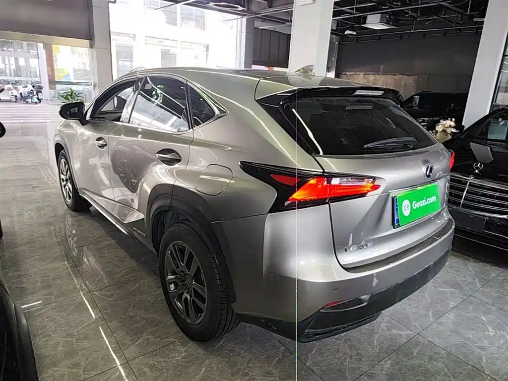 Lexus NX 2015 300h AWD F SPORT фото 5