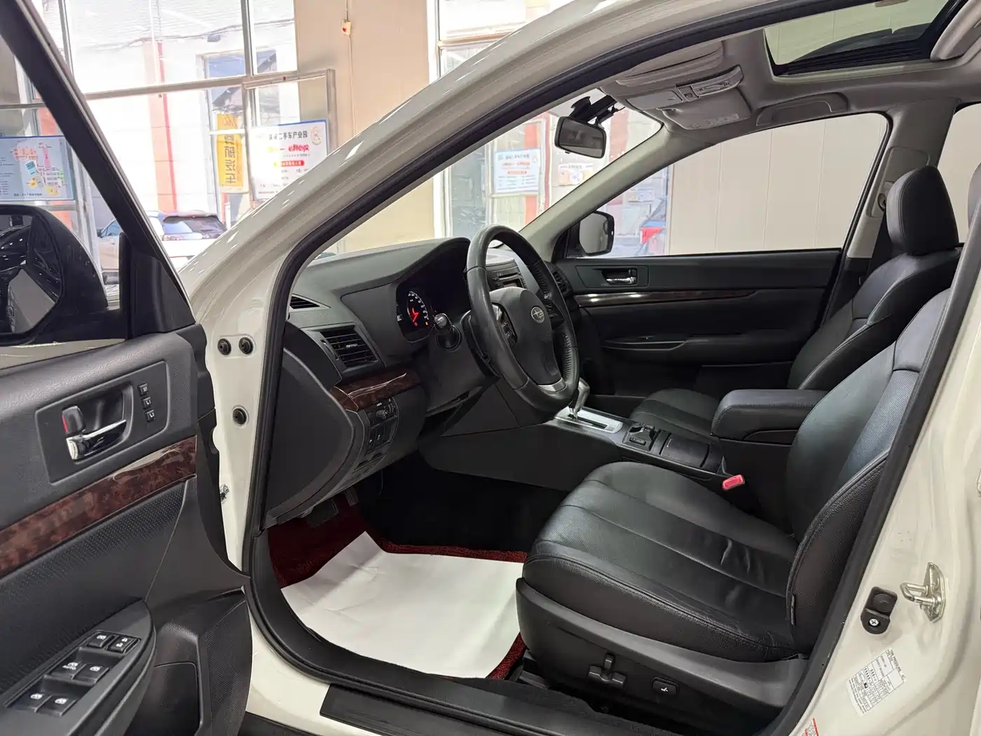 Subaru Outback 2013 2.5i Luxury Navigation Edition фото 11