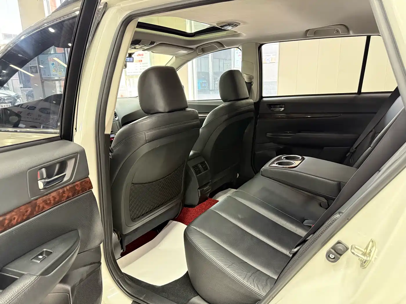 Subaru Outback 2013 2.5i Luxury Navigation Edition фото 13