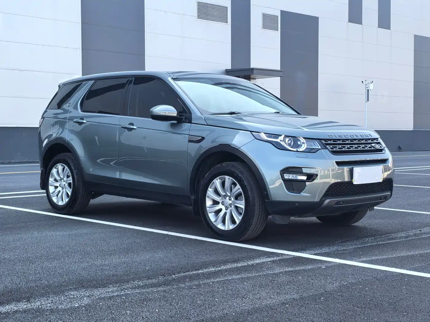 Land Rover Discovery Sport 2019 240PS SE Edition China VI фото 3
