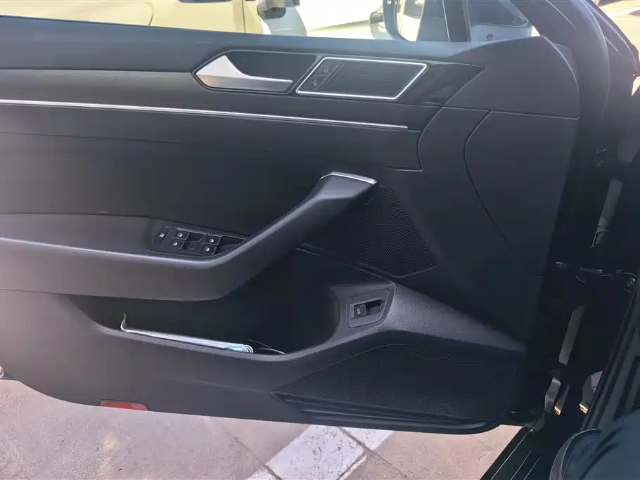 Volkswagen Magotan 2020 330TSI DSG Luxury фото 7