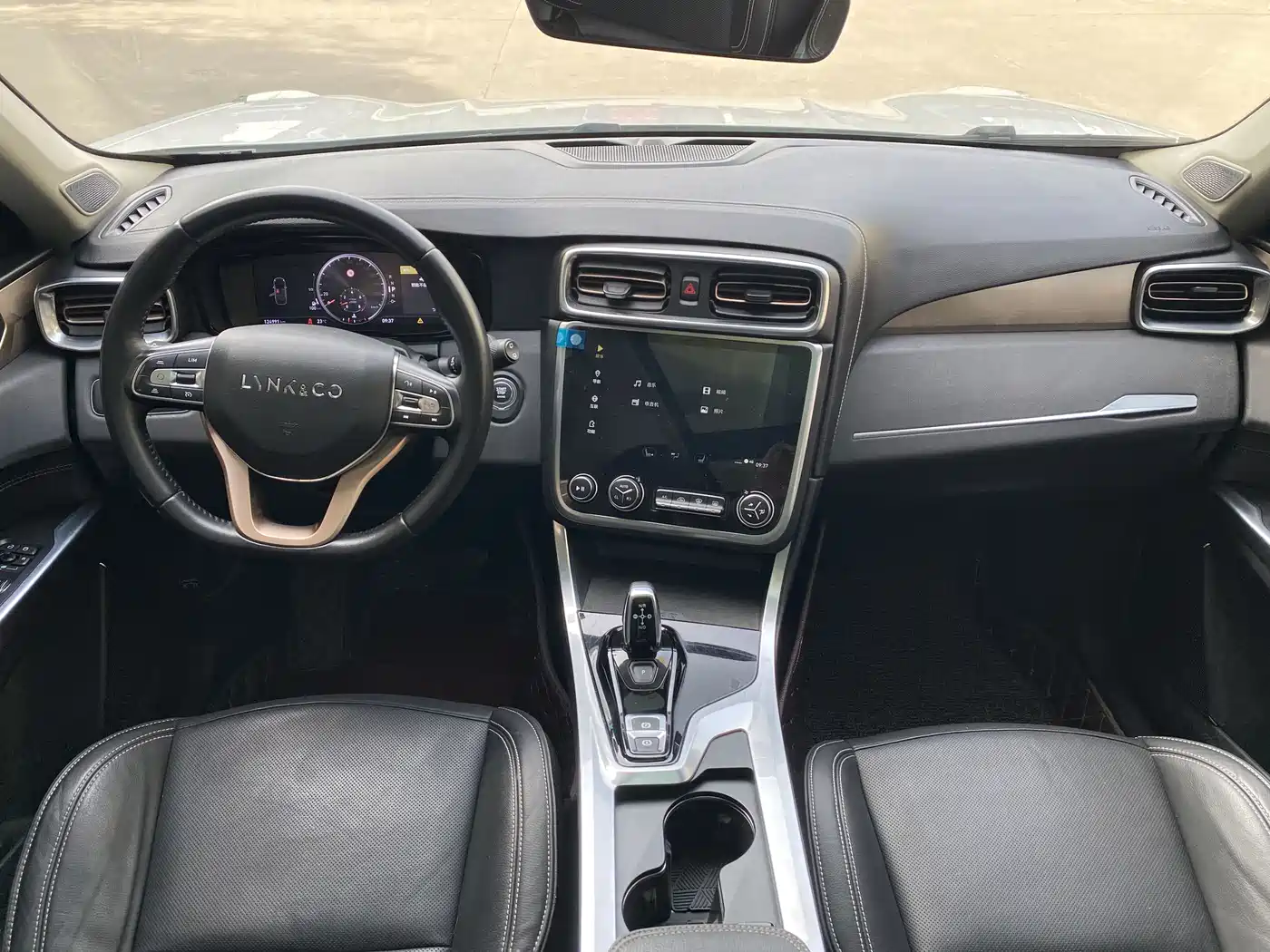 Lynk & Co 01 2017 2.0T 2WD Pro Version фото 9
