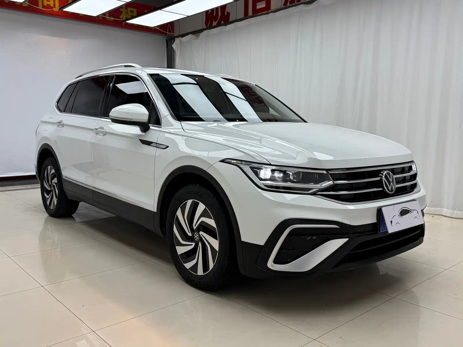 Фото 1 - Volkswagen Tiguan L