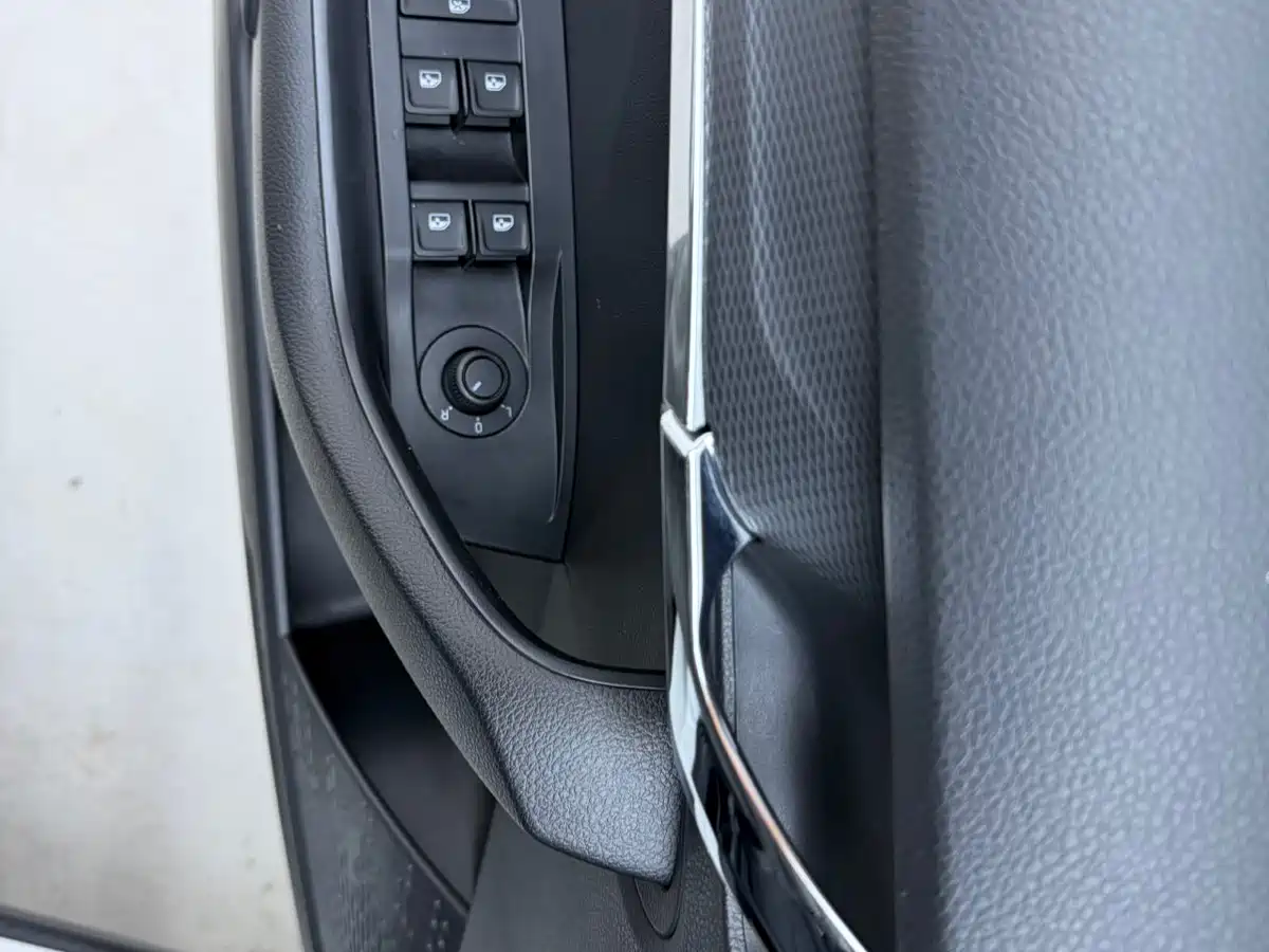 Škoda Kamiq 2022 1.5L Automatic Comfort Edition фото 4