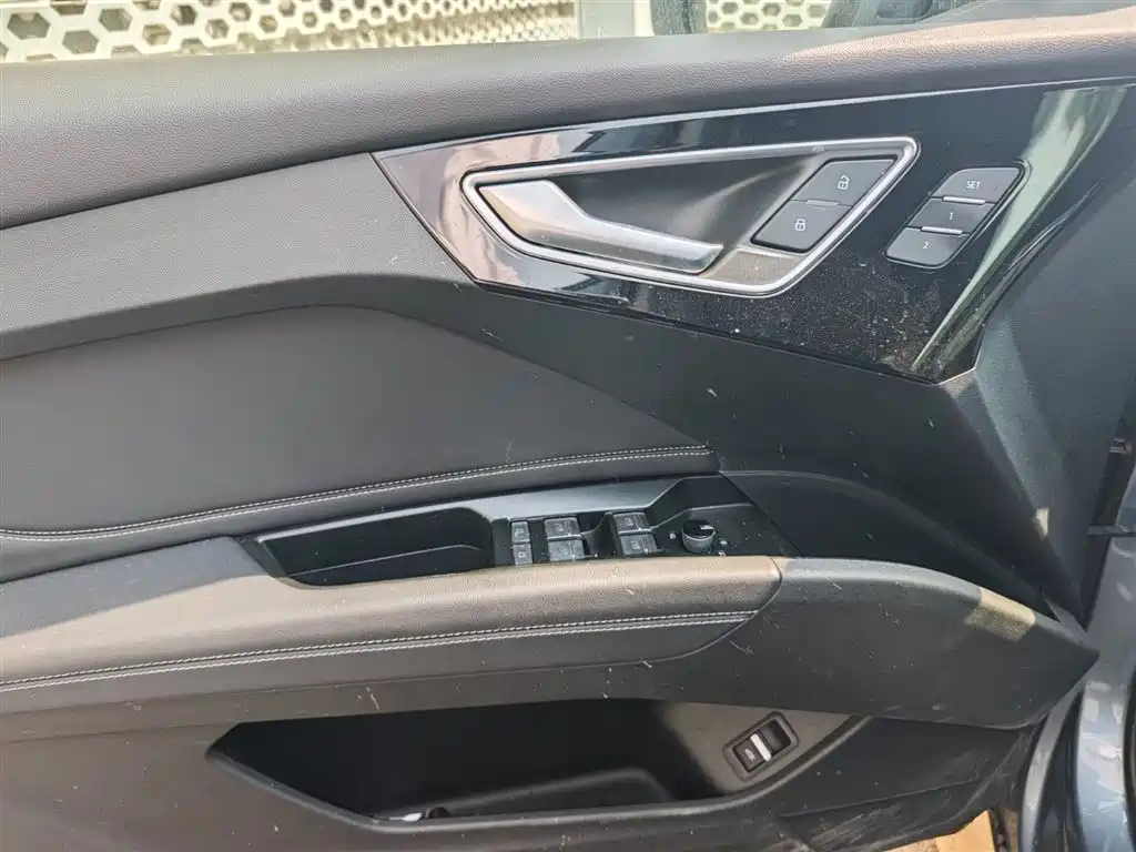Audi Q4 e-tron 2024 40 e-tron Creation Edition фото 11