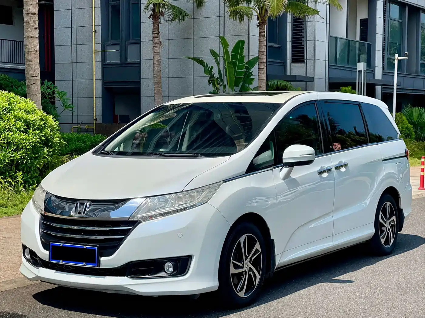 Фото 1 - Honda Odyssey