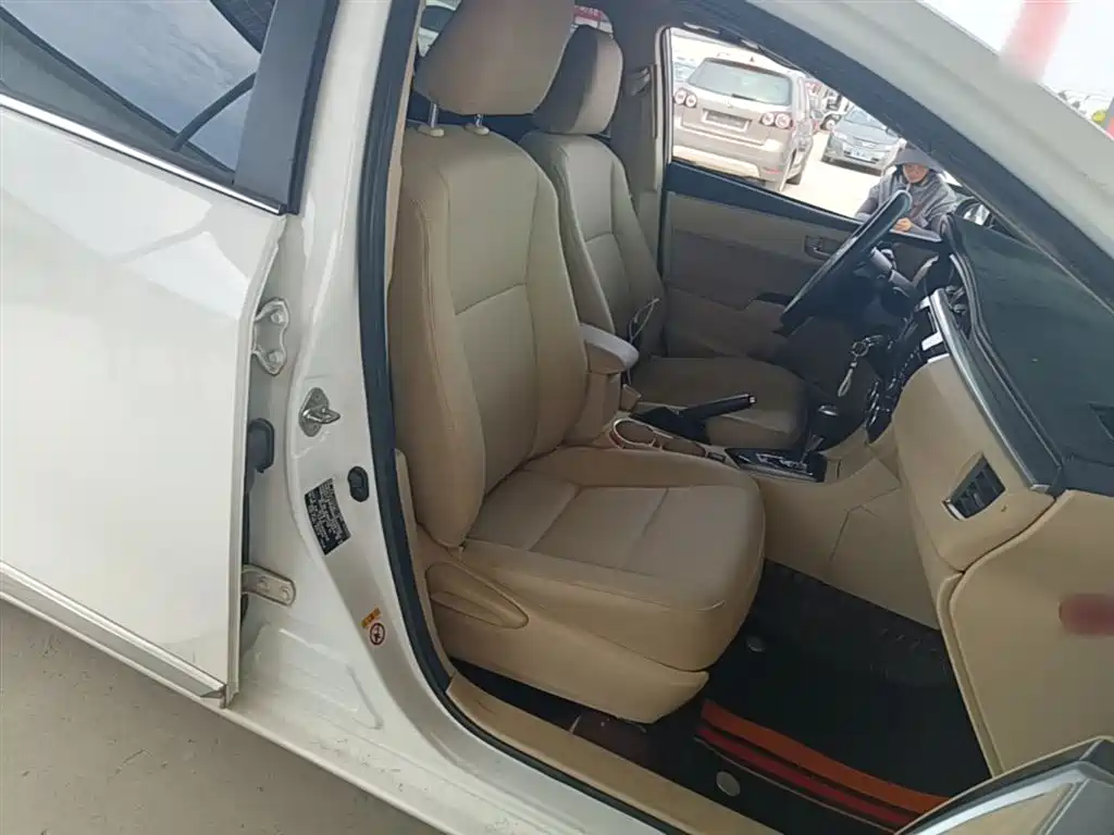 Toyota Corolla 2014 1.6L CVT GL-i фото 25