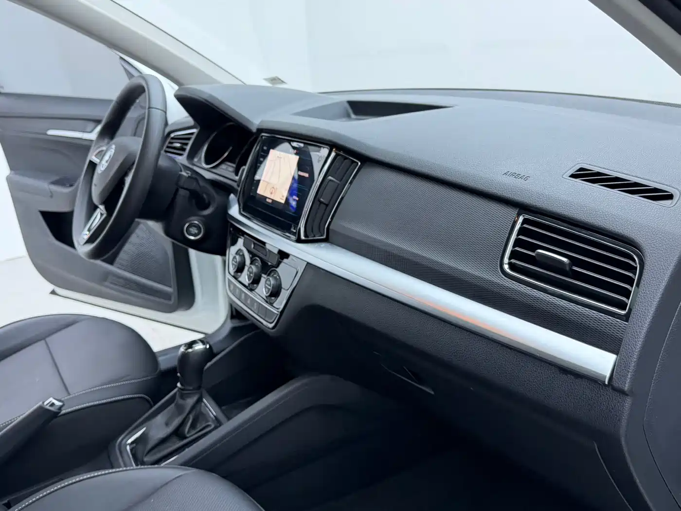 Škoda Kamiq 2022 1.5L Automatic Comfort Edition фото 16