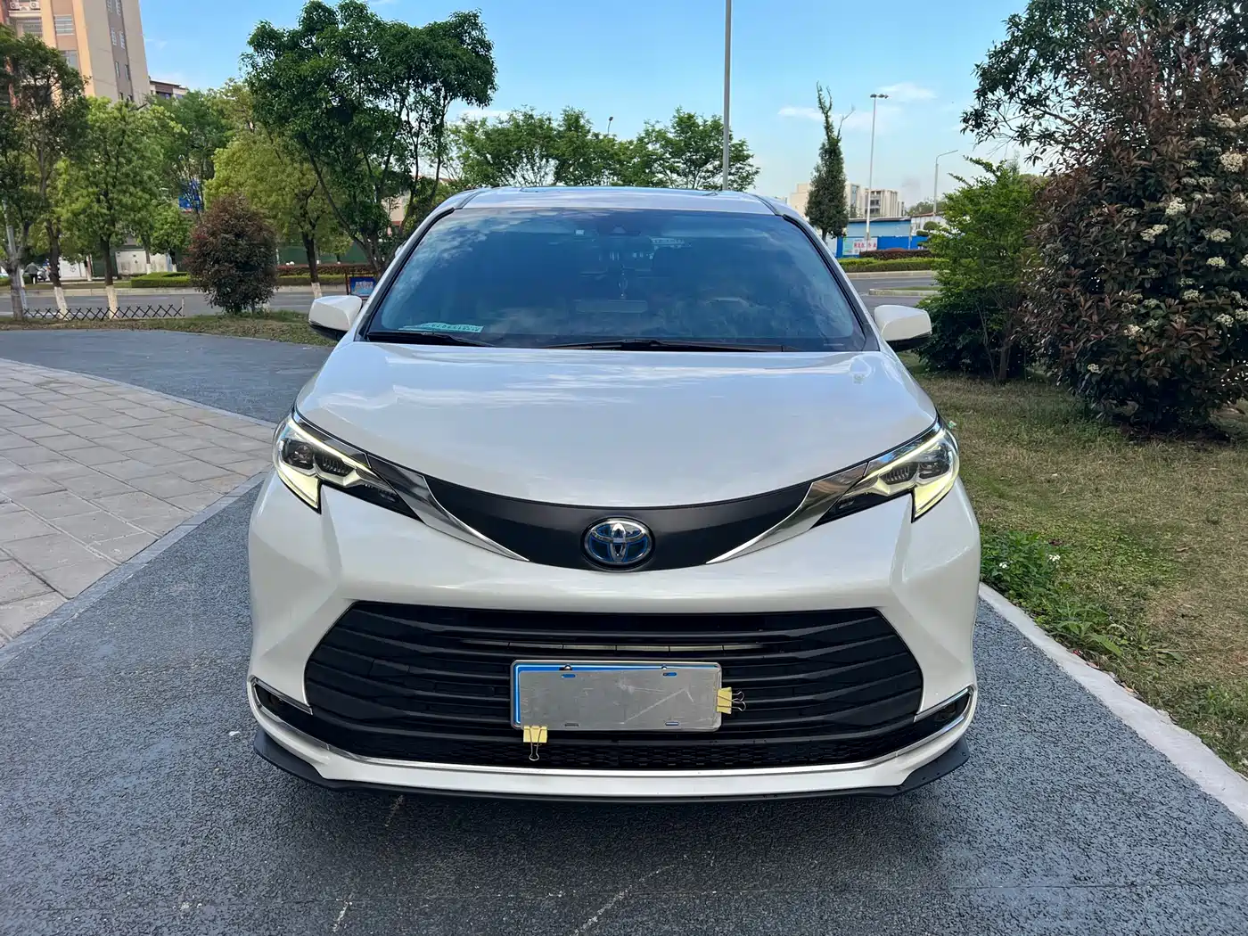 Toyota Sienna 2023 2.5L Hybrid Comfort Edition фото 8