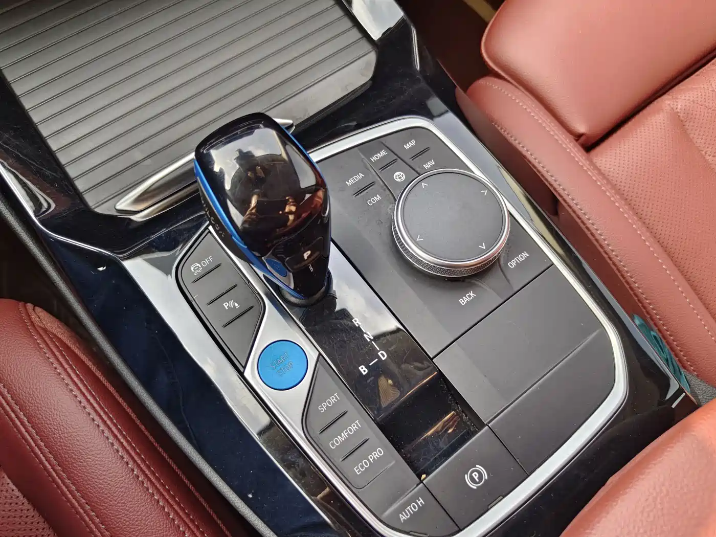 BMW iX3 2022 Leading Edition фото 15