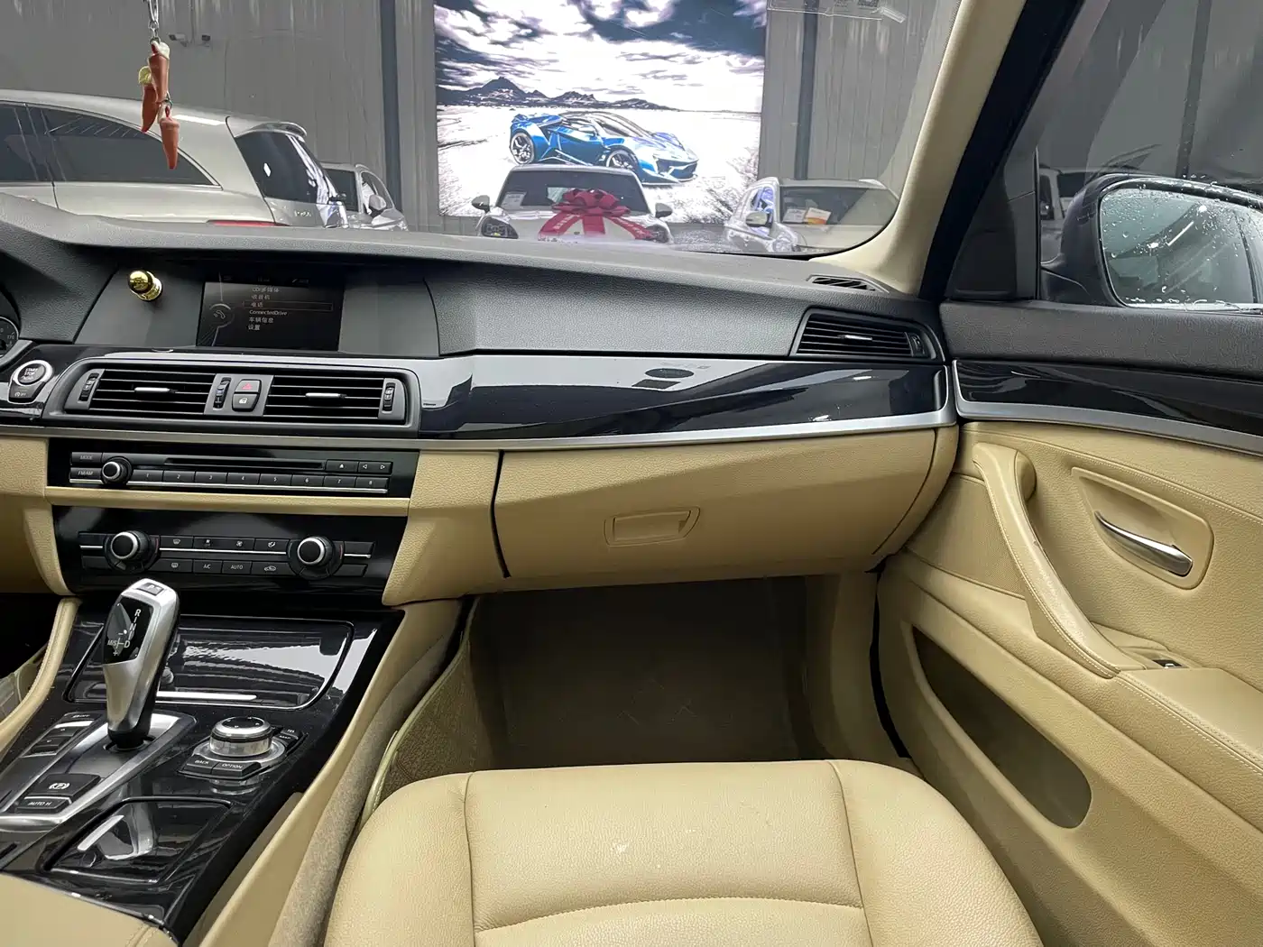BMW 5 Series 2013 520Li Elegance фото 15