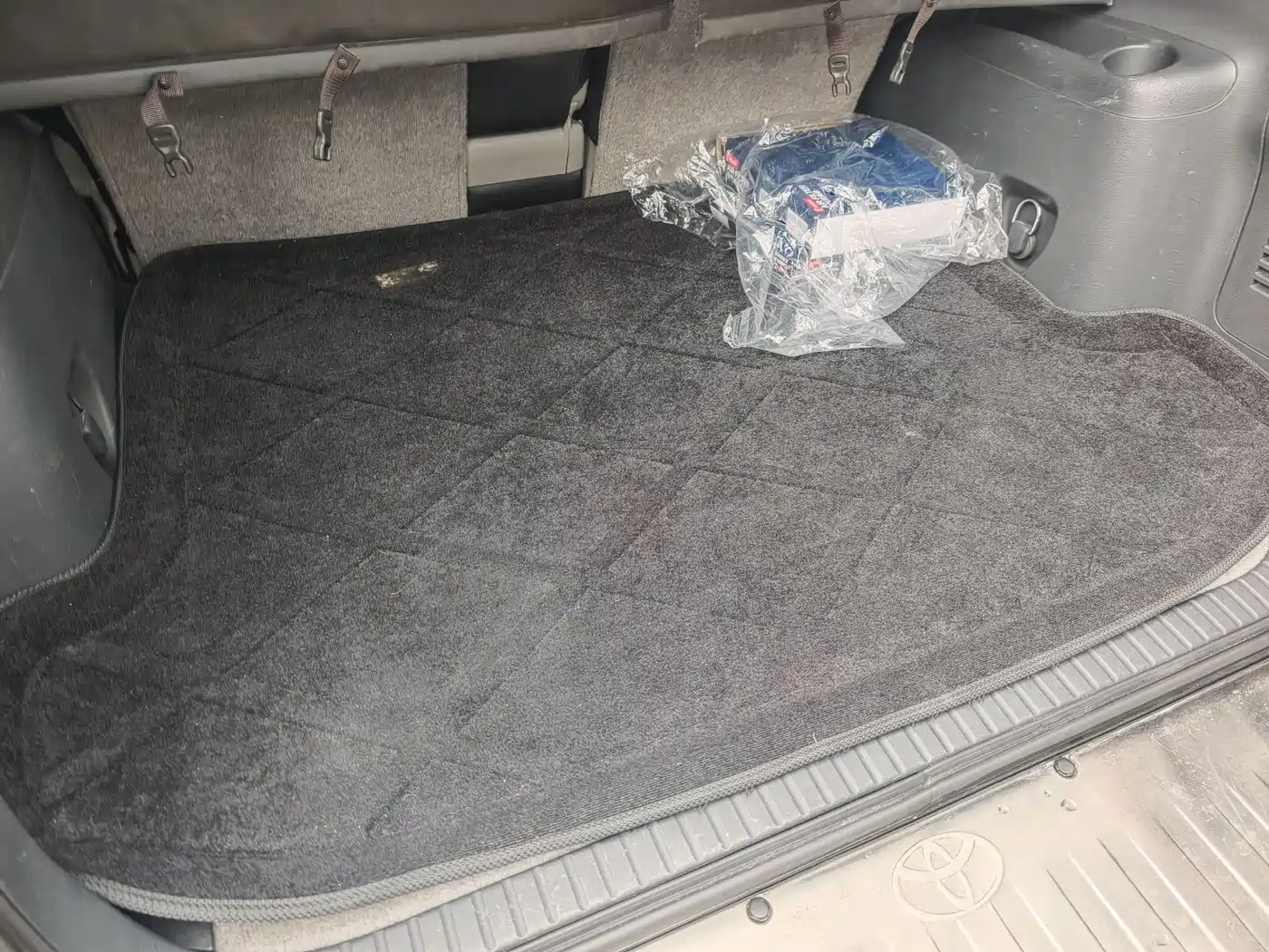 Toyota RAV4 Rongfang 2010 2.0L Automatic Luxury Upgrade Edition фото 32