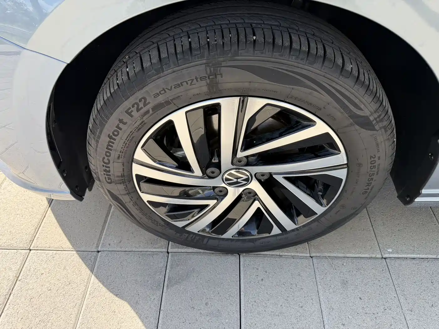 Volkswagen Lavida 2023 1.5L Auto Five Million Edition фото 4