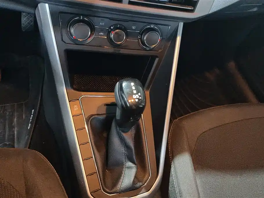 Volkswagen Polo 2023 Plus 1.5L Automatic Panorama Enjoyment Edition фото 16