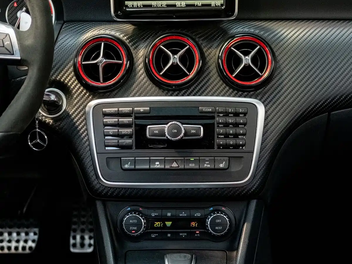 Mercedes-Benz A-Class AMG (Import) 2014 AMG A 45 4MATIC фото 9