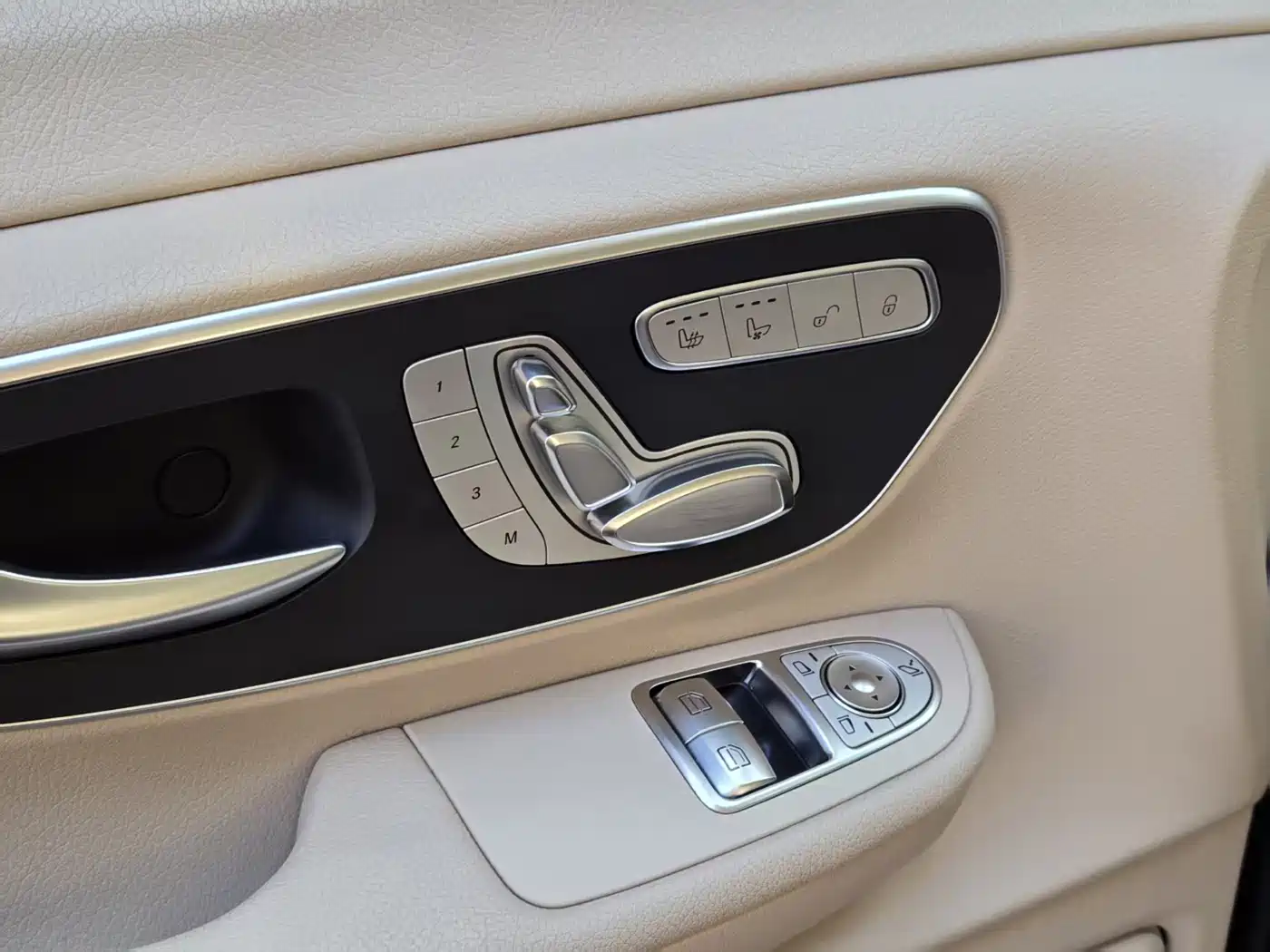 MERCEDES-BENZ V CLASS