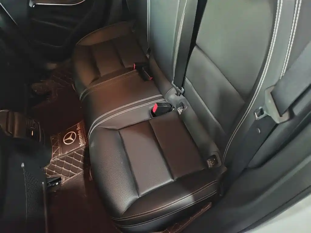 Mercedes-Benz GLA 2018 GLA 200 Dynamic фото 17