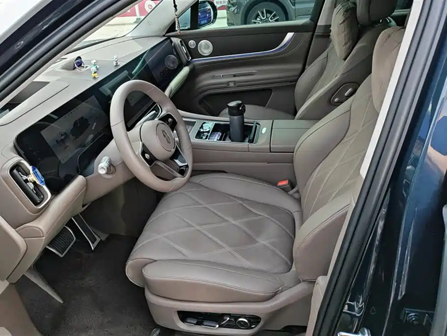 AITO Wenjie AITO M9 2025 Extended Range Ultra 52kWh 6-Seater фото 9