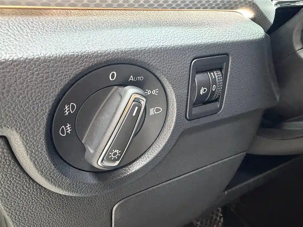 Volkswagen Tanying 2021 1.5L Automatic Smart Connect Edition фото 8