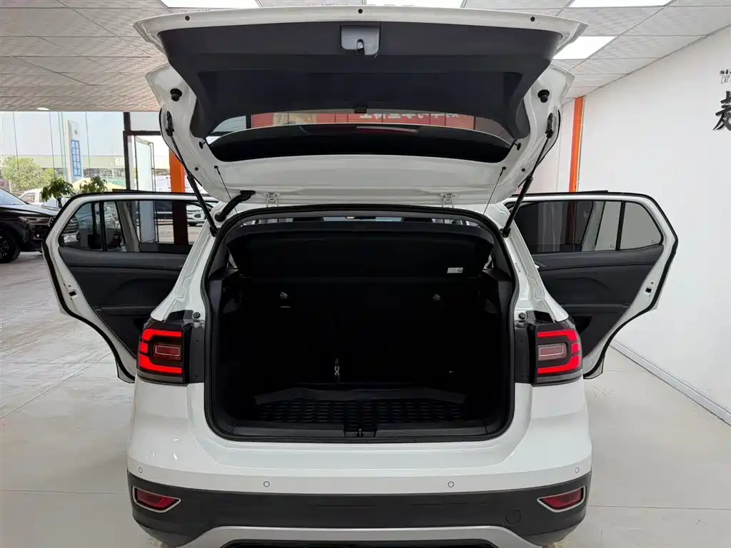 Volkswagen Tanying 2021 1.5L Automatic Smart Connect Edition фото 16