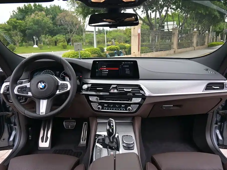 BMW 6 Series GT 2019 630i M Sport Grand Tourer Edition фото 6