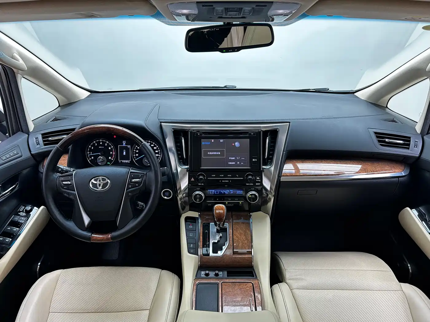 Toyota Alphard 2015 3.5L Premium Edition фото 18