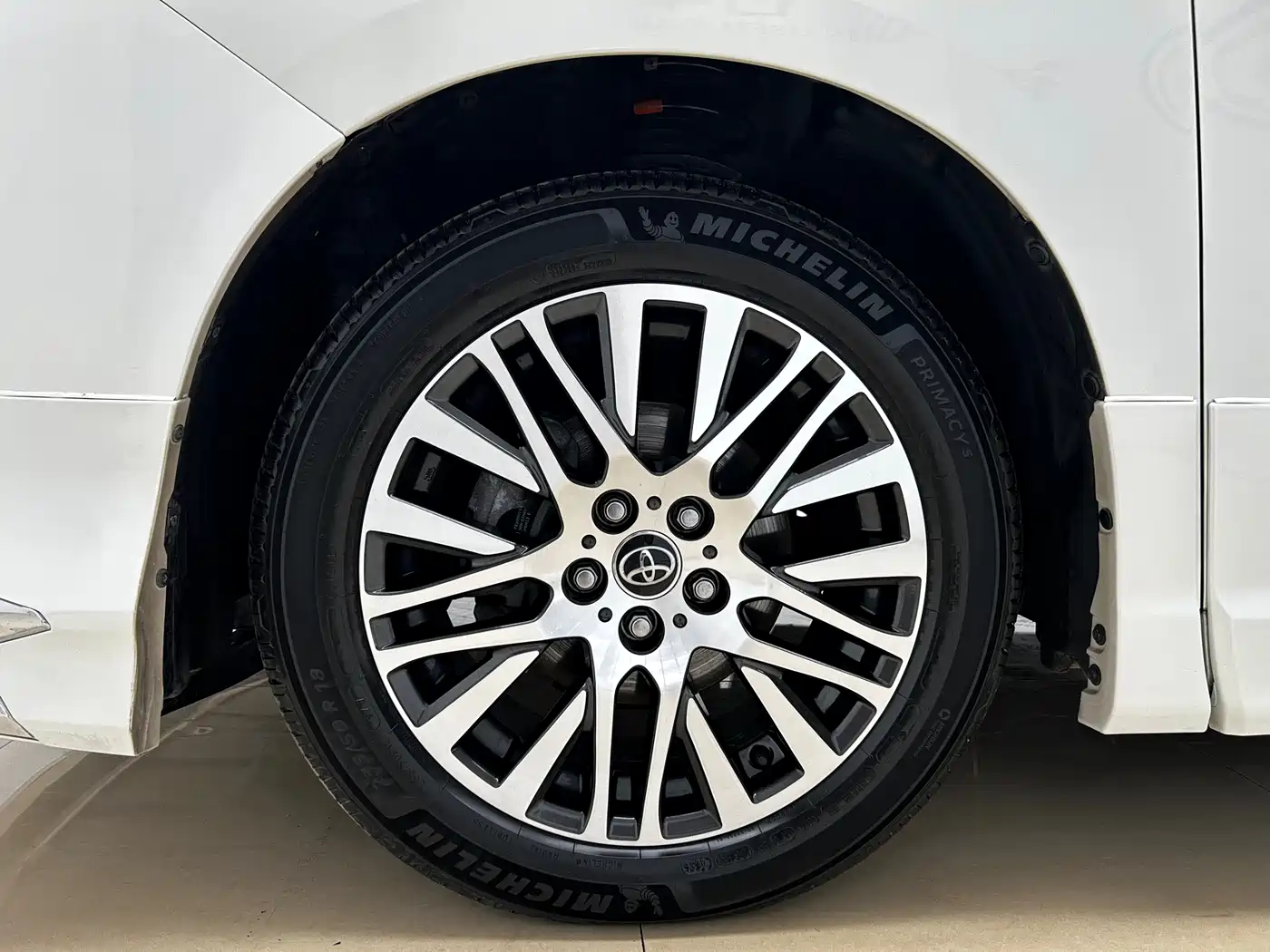 Toyota Alphard 2015 3.5L Premium Edition фото 29
