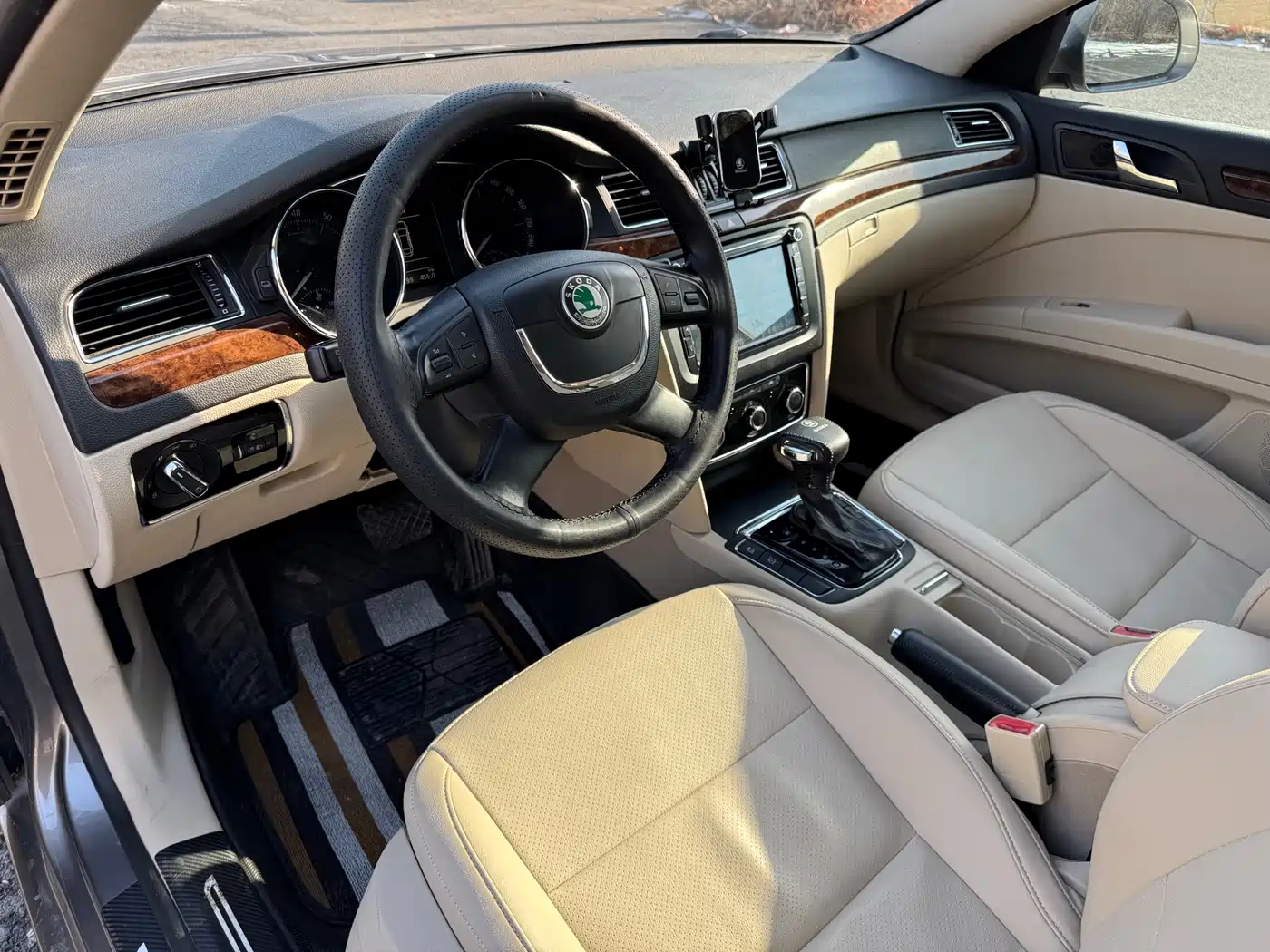 Škoda Superb 2012 1.8TSI Automatic Noble Elegance Edition фото 8