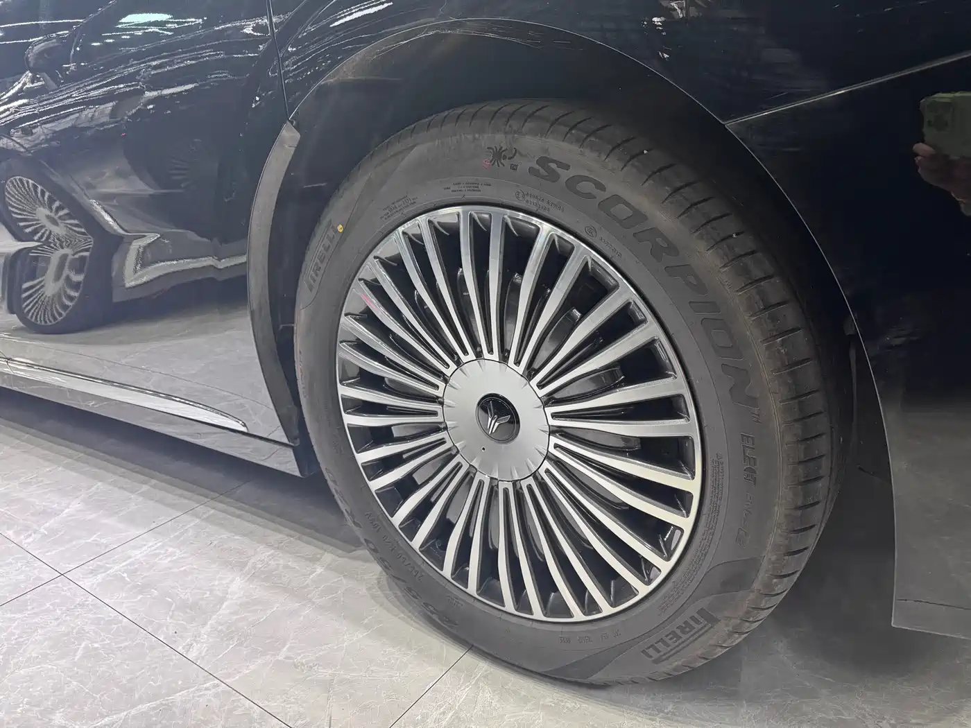 Voyah Auto Voyah Dreamer 2025 Model PHEV 4WD Premium QianKun Edition фото 9