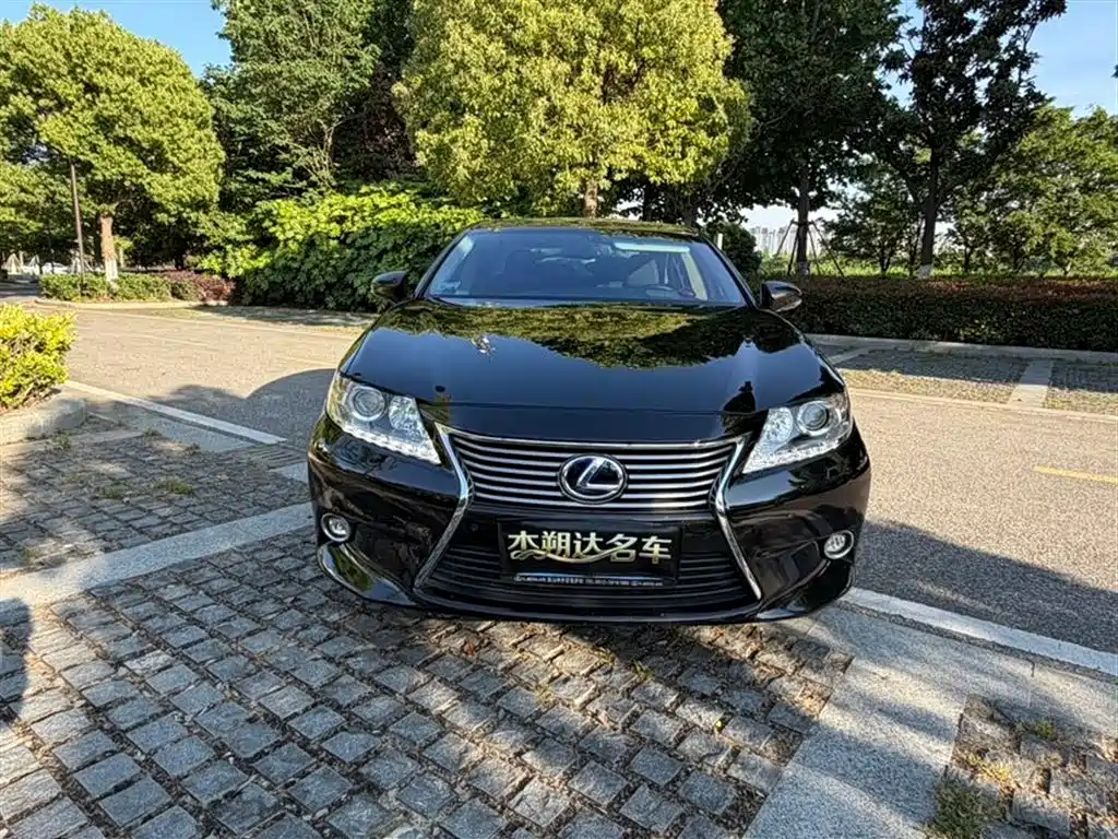 Lexus ES 2014 300h Elite Edition