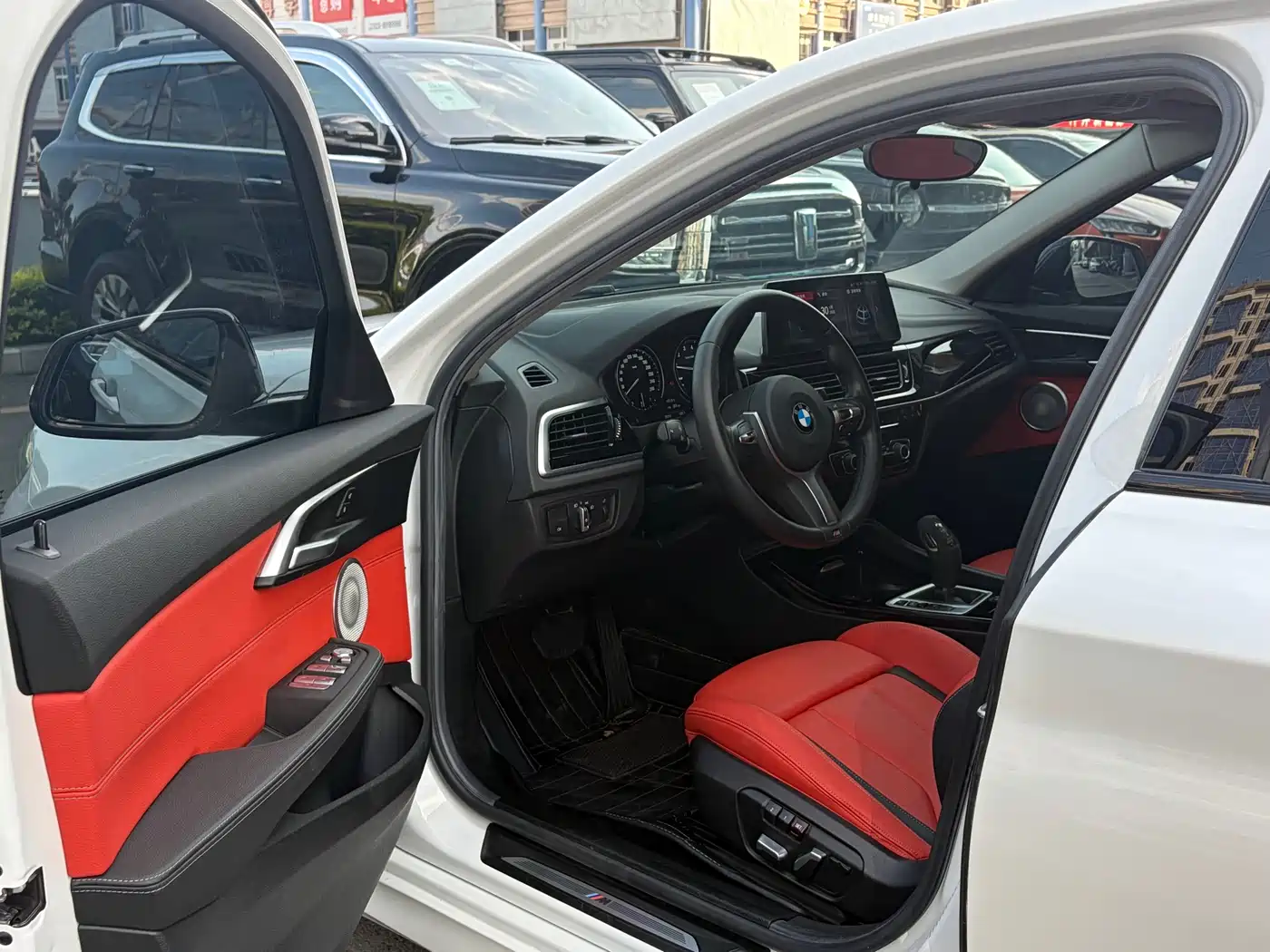 BMW 1 Series 2021 125i M Sport Black Night Edition фото 9