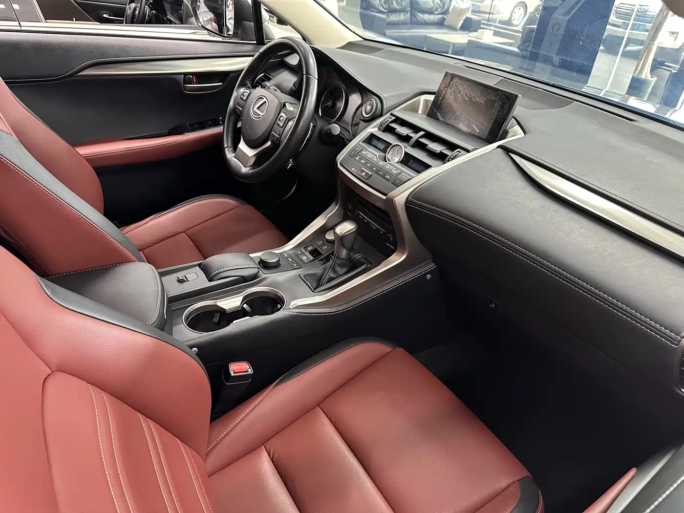 Lexus NX 2015 200t AWD F Sport фото 15