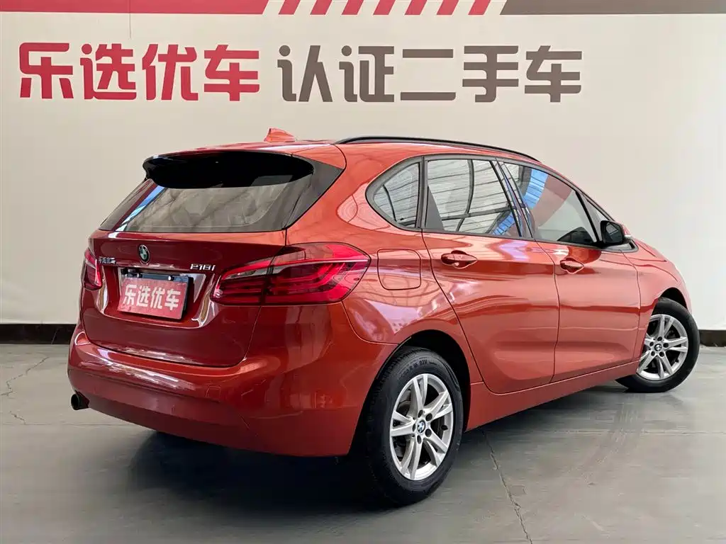 BMW 2 Series Touring 2016 218i Leading фото 5