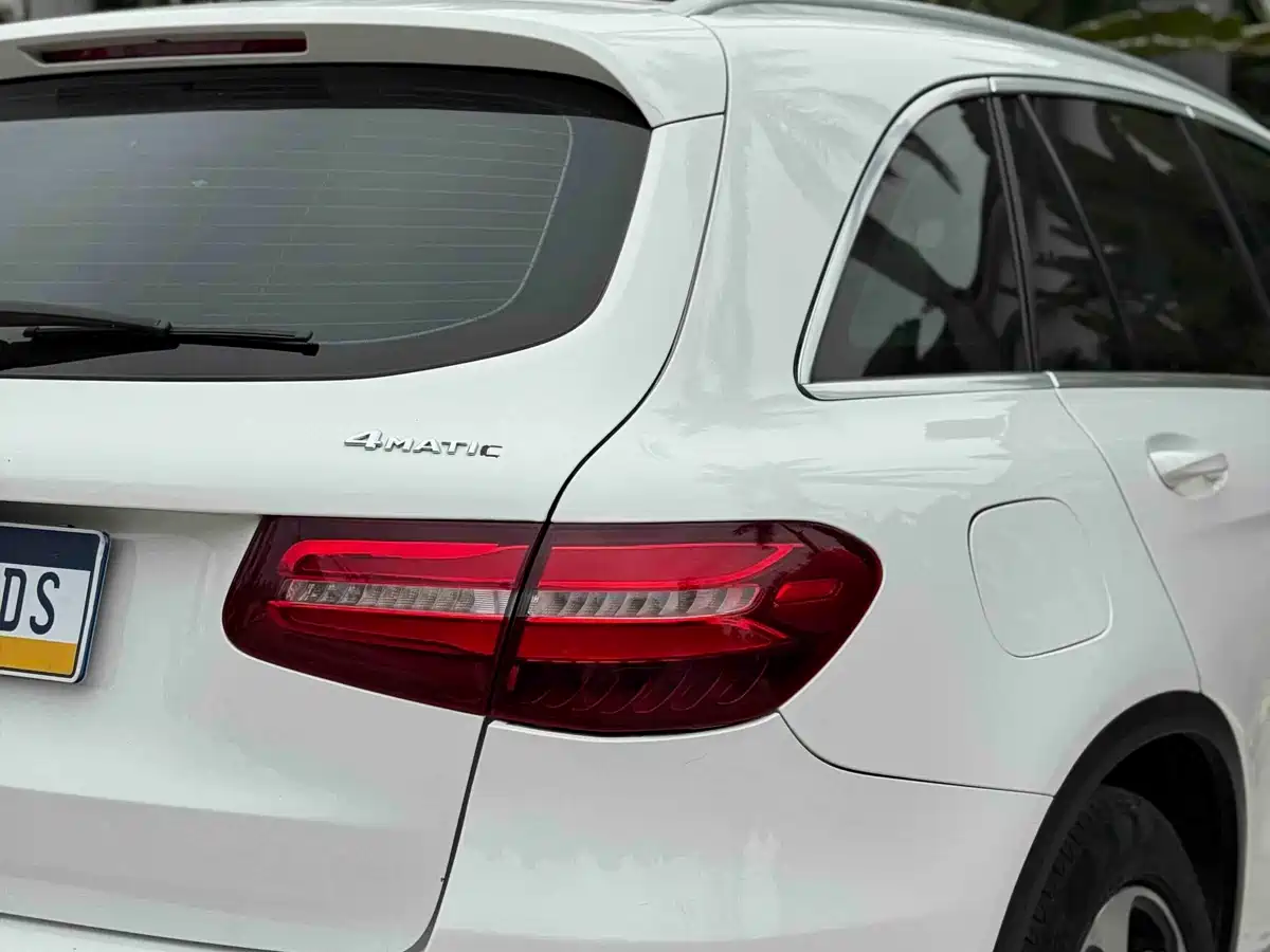 Mercedes-Benz GLC 2018 GLC 260 4MATIC Luxury фото 15