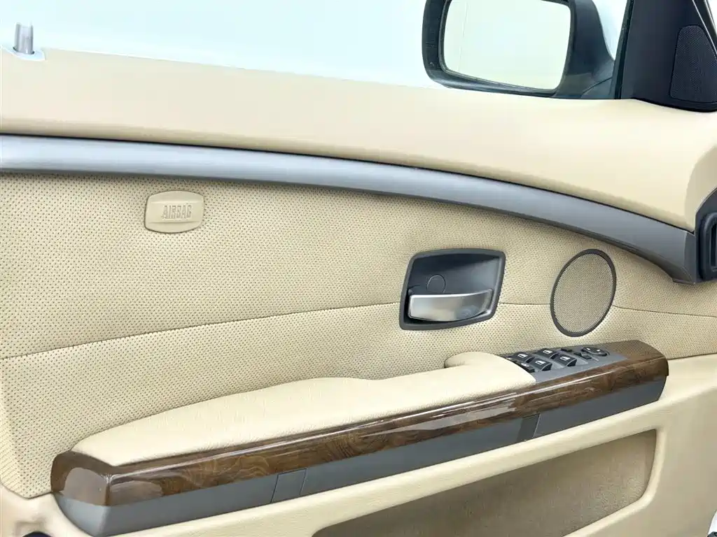 BMW 7 Series 2005 Model 730Li фото 9