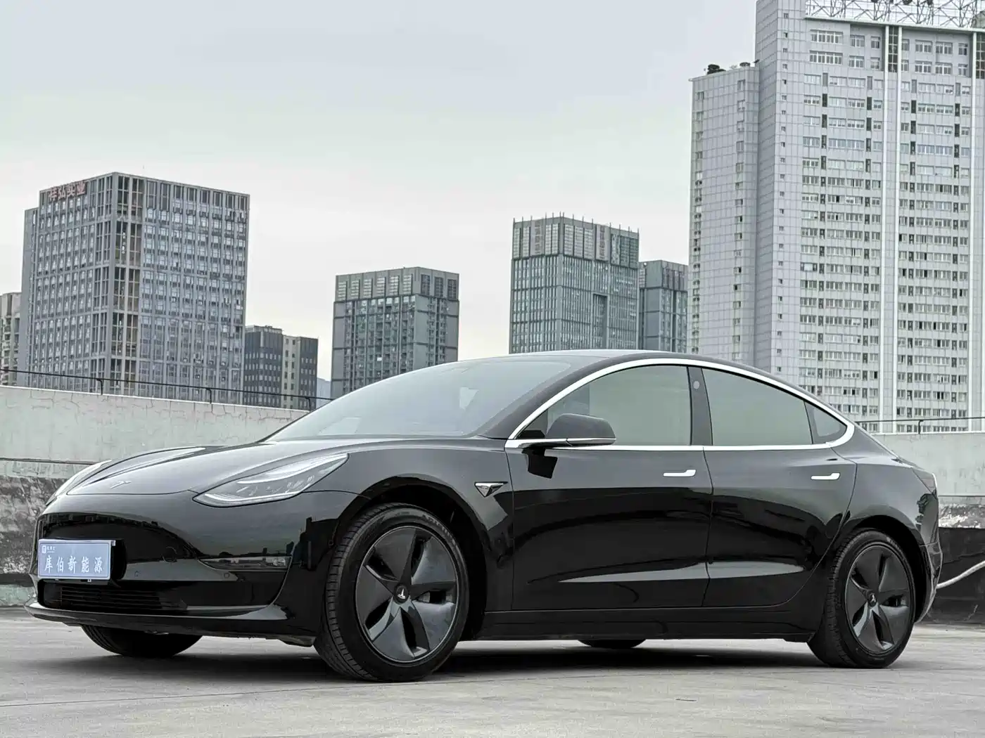 TESLA MODEL 3 (IMPORTED)