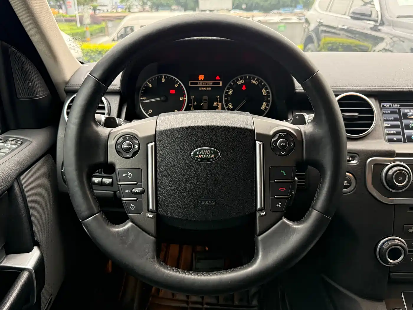Land Rover Discovery 2015 3.0 SDV6 HSE Diesel фото 19