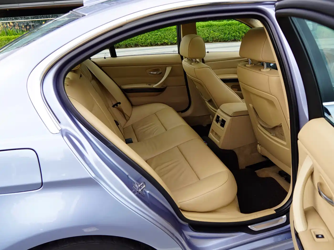 BMW 3 Series (Import) 2010 325i Luxury фото 16